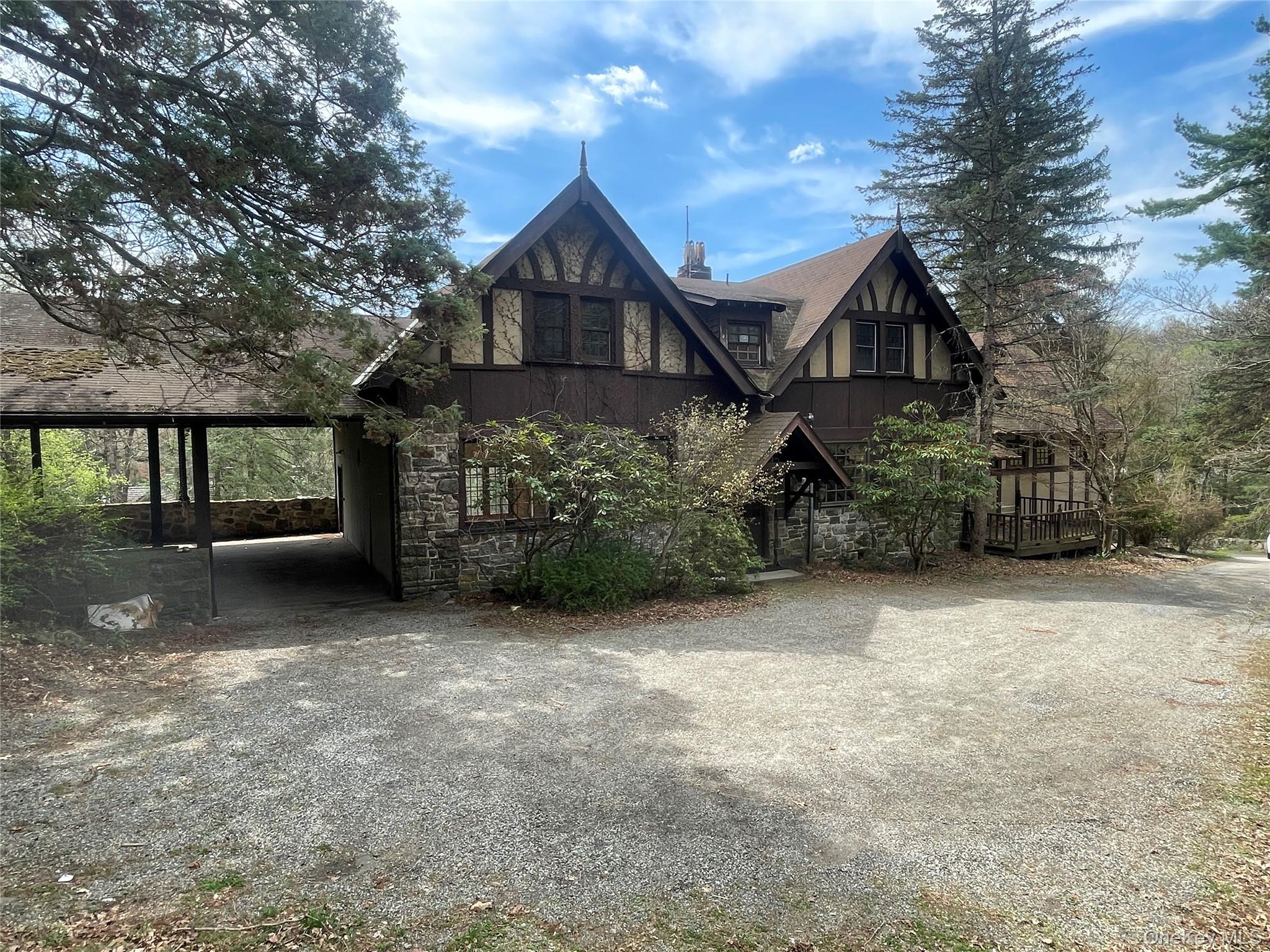 Photo of 32 East Lake Stable Road