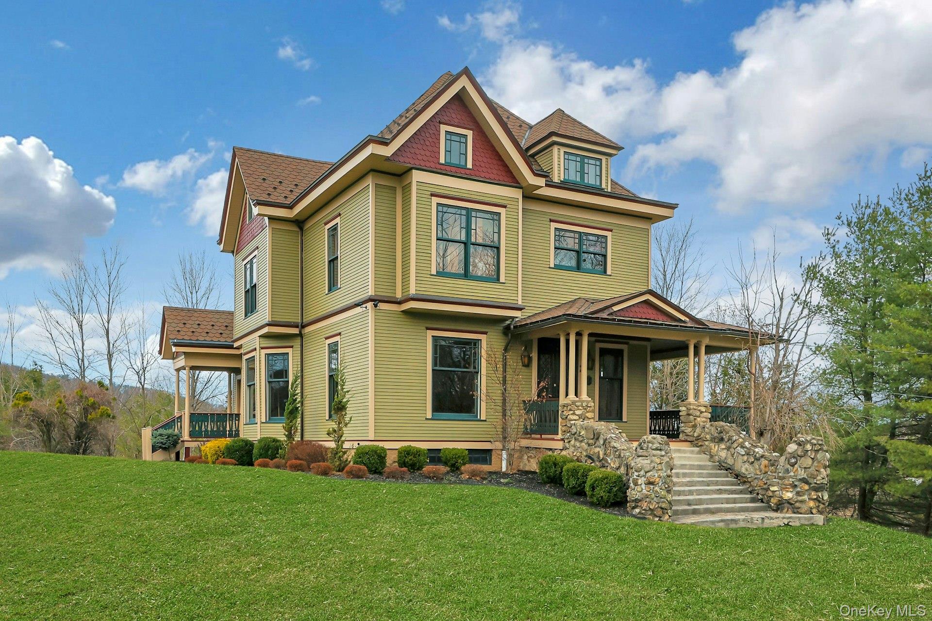 Photo of 2 Pine Hill Road, Chester NY