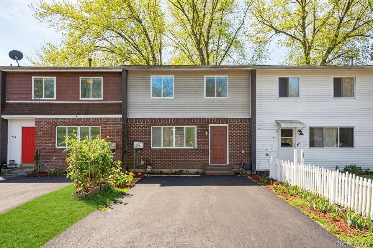 Photo of 15 North Aspen Road, Middletown NY