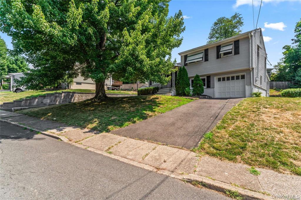 Photo of 6 Valley View Terrace, Suffern NY