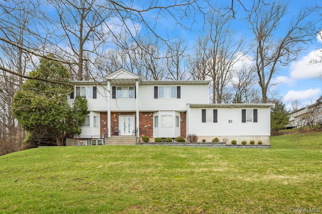 Photo of 20 Algonquin Circle, Airmont NY