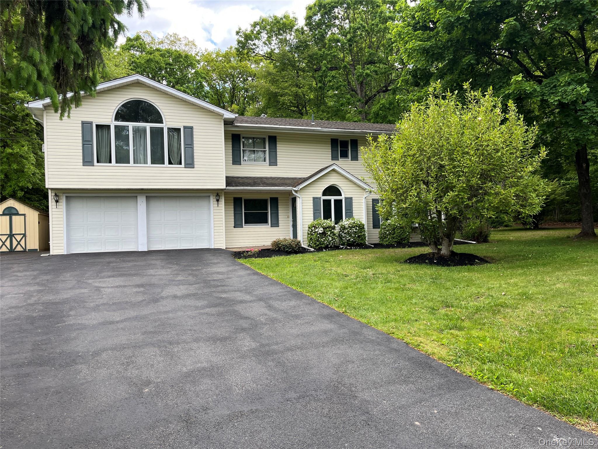Photo of 143 Pineview Avenue