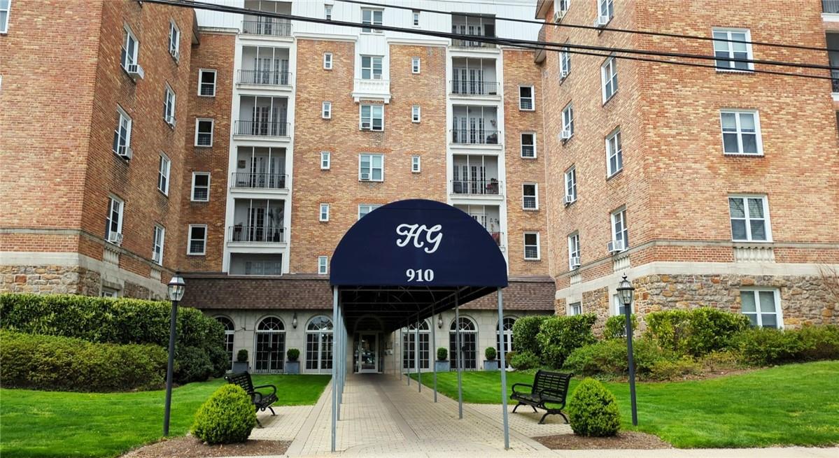 Photo of 910 Stuart Avenue 7c, Mamaroneck NY