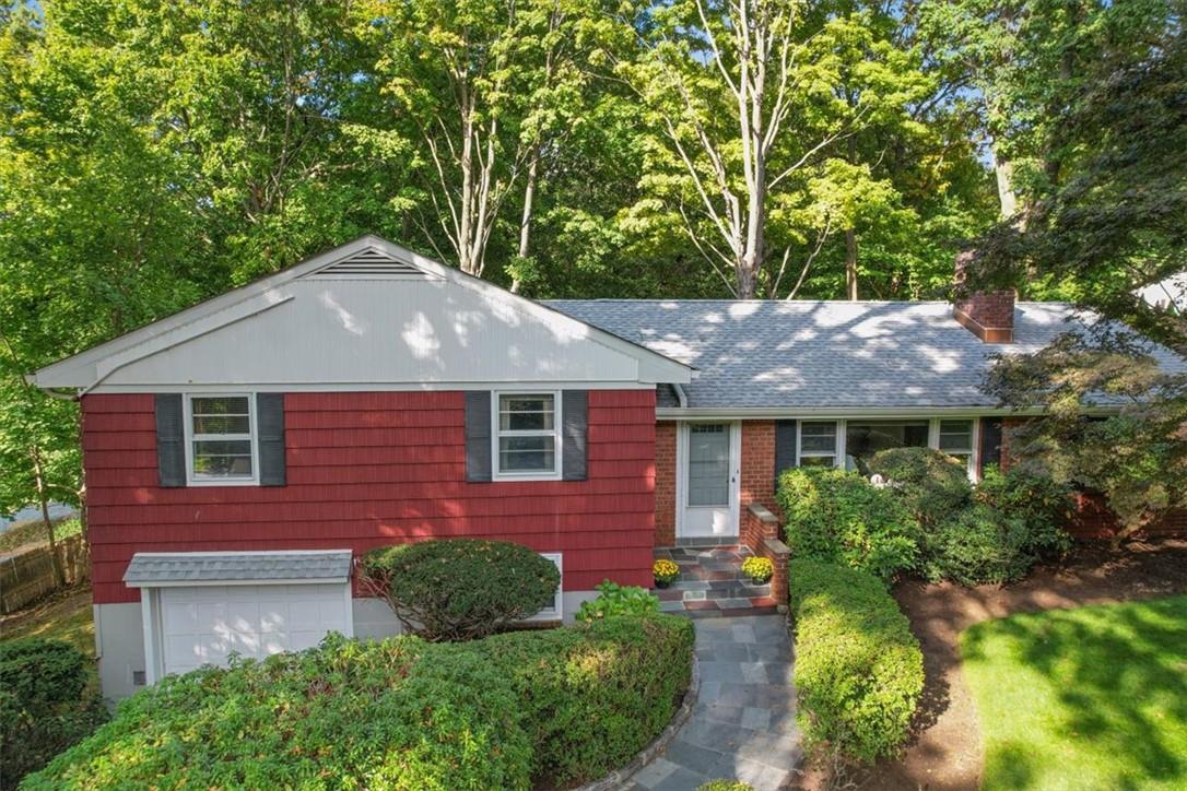 Photo of 275 Woodlands Avenue