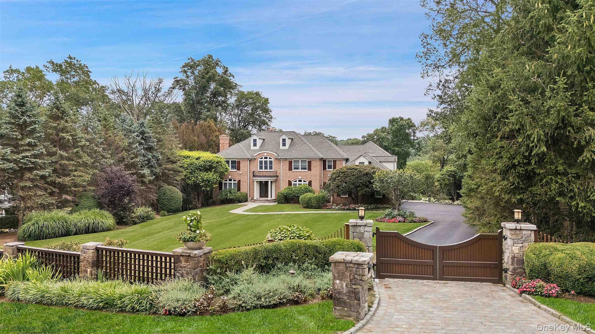 Photo of 8 Ridgeview Circle