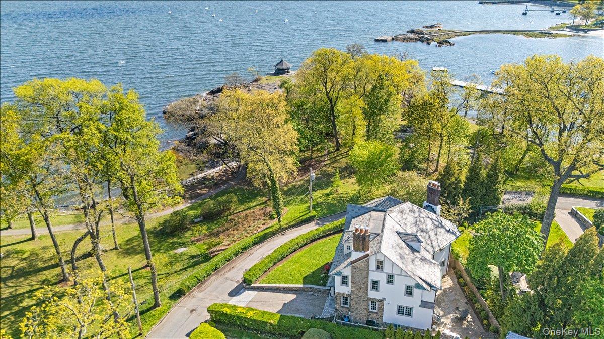 Photo of 56 Park Avenue, Larchmont NY