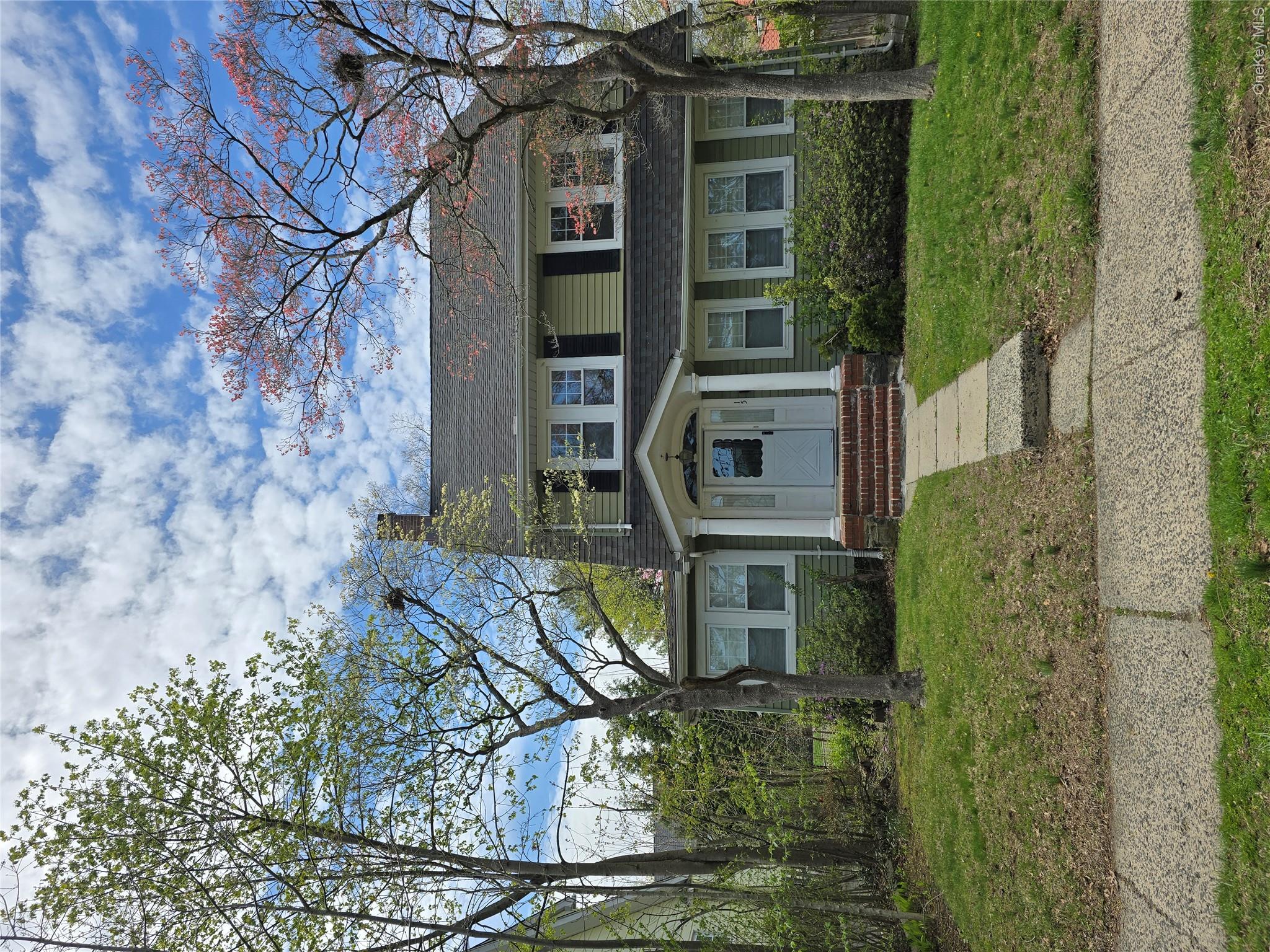 Photo of 15 Roosevelt Avenue