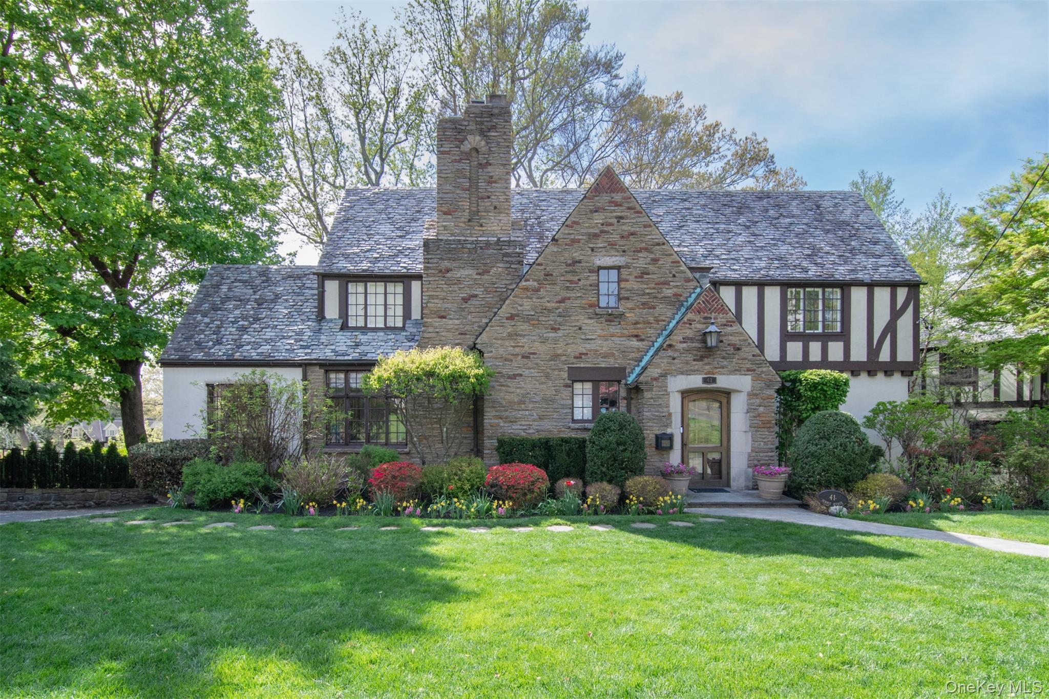 Photo of 41 Summit Avenue