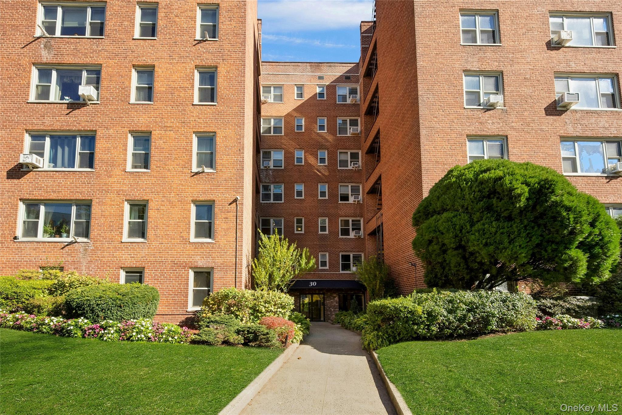 Photo of 30 North Broadway 5e