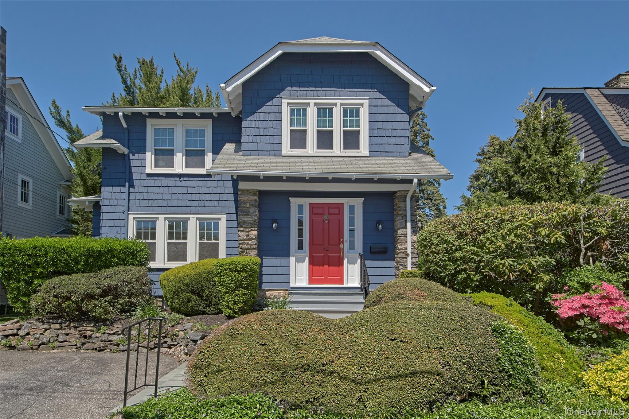 Photo of 42 Oakwood Avenue