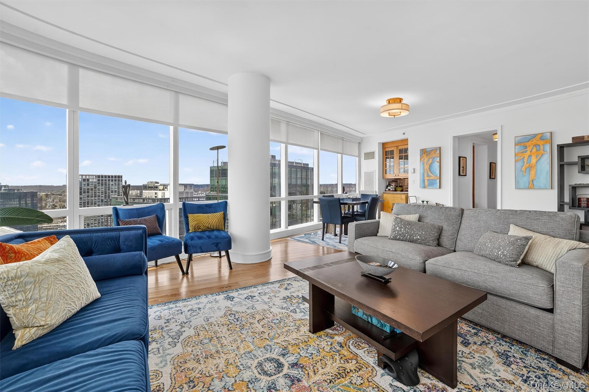 Photo of 5 Renaissance Square 26e