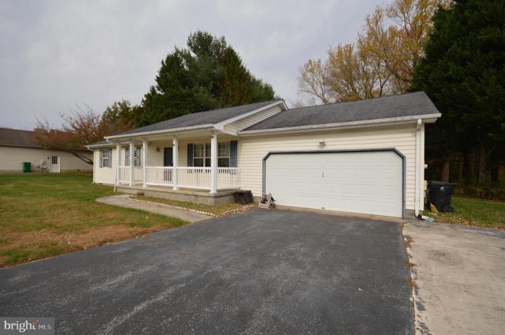 Photo of 17 E Huntington Circle, Dover DE