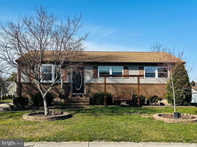 Photo of 45 N Fairfield Drive, Smyrna DE