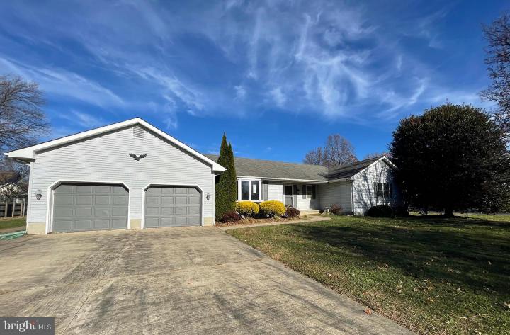 Photo of 35 Applewood Dr, Dover DE