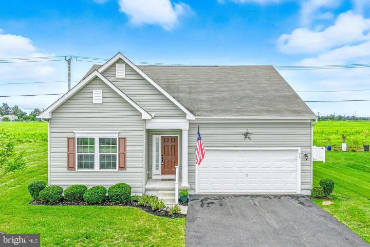 Photo of 77 Climbing Vine Avenue, Smyrna DE