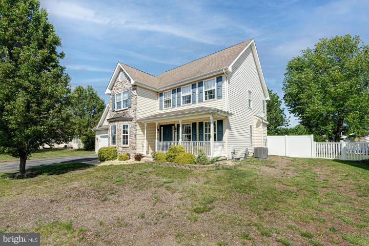 Photo of 167 Garrisons Lake Boulevard