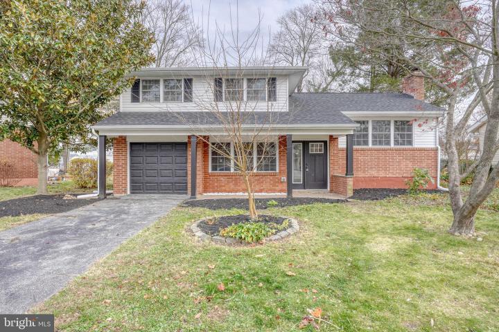 Photo of 811 Sunset Terrace