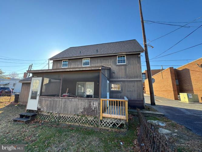Photo of 122 S Bradford Street