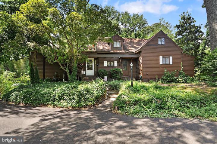 Photo of 700 N Shore Drive