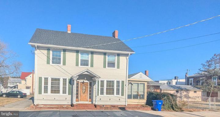 Photo of 11 W David Street