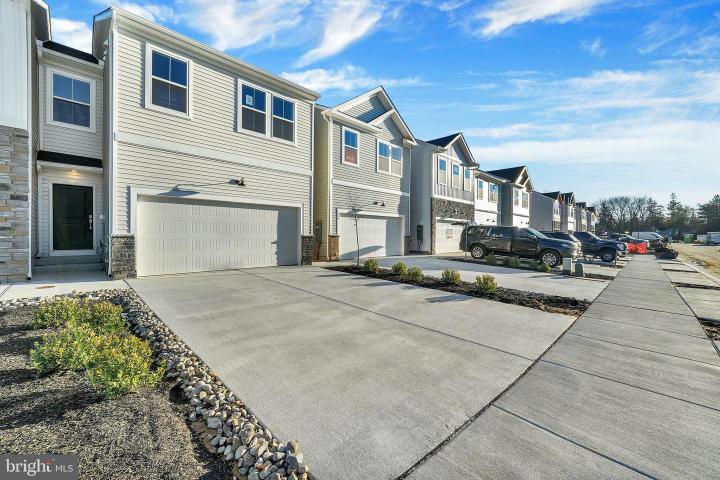 Photo of 585 W North Street