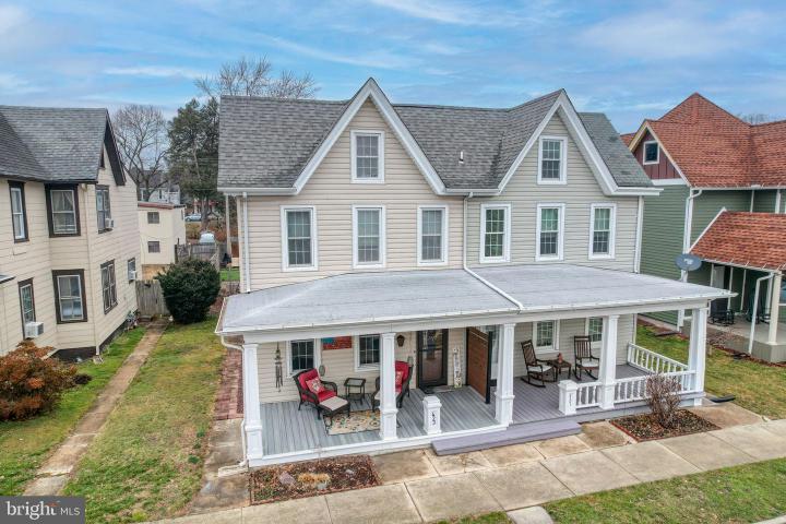 Photo of 423 Main Street