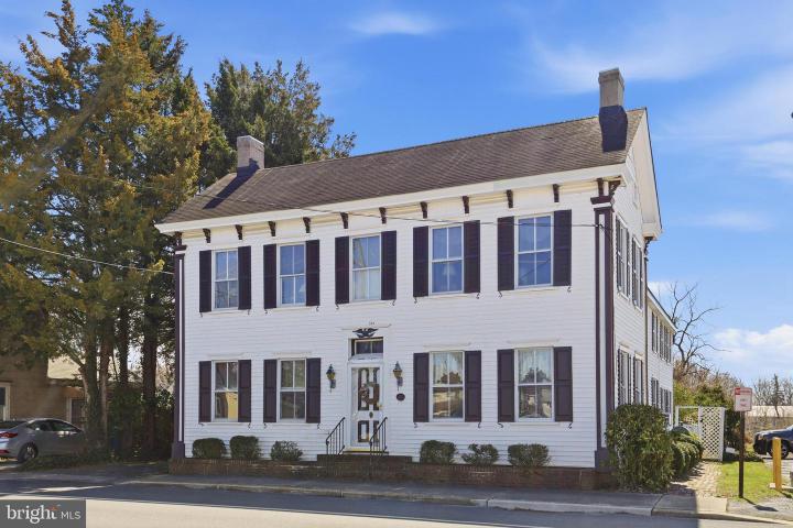 Photo of 12 E Main Street