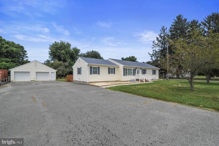 Photo of 2272 Forrest Avenue