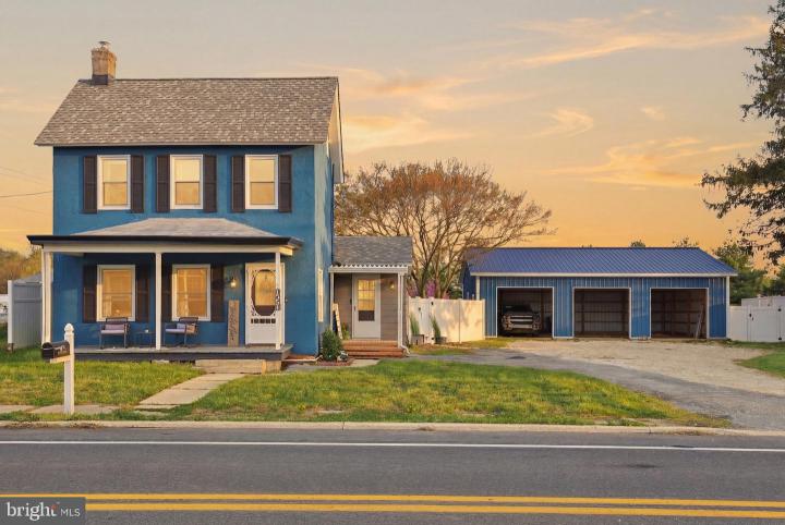 Photo of 1381 Main Street