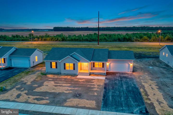 Photo of 1011 Redwood Court 11