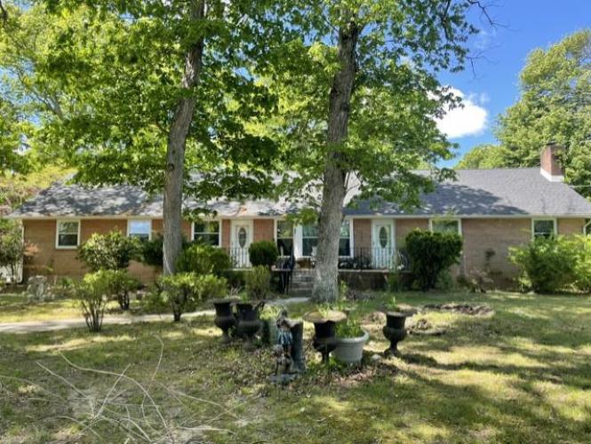 Photo of 587 Artis Drive