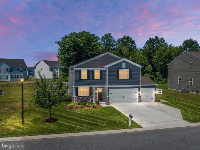 Photo of 879 Red Maple Road