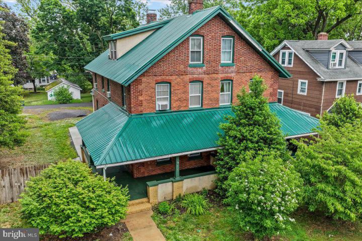 Photo of 415 N Governors Avenue