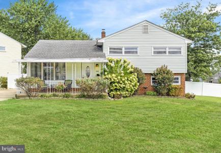 Photo of 104 E Shelley Drive, Claymont DE