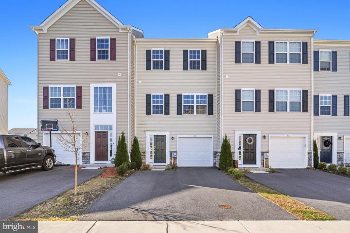 Photo of 1131 Wickersham Way, Middletown DE