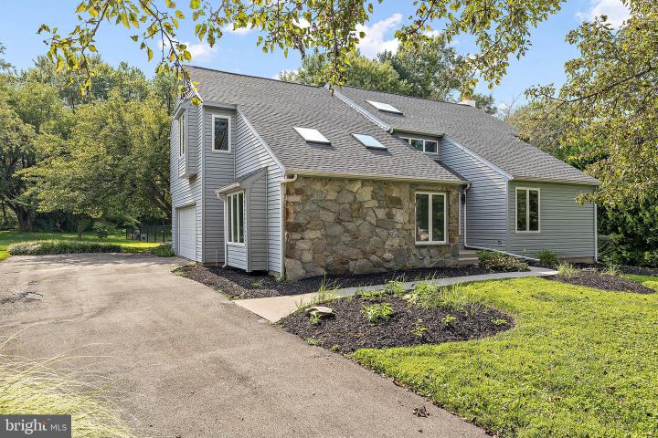 Photo of 104 Country Flower Road, Newark DE