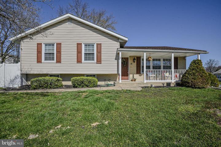 Photo of 1 Turf Lane, Newark DE