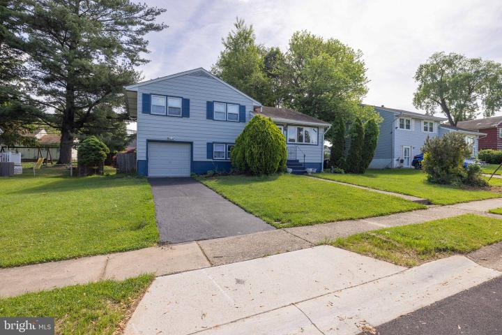 Photo of 103 Chesterfield Drive, New Castle DE