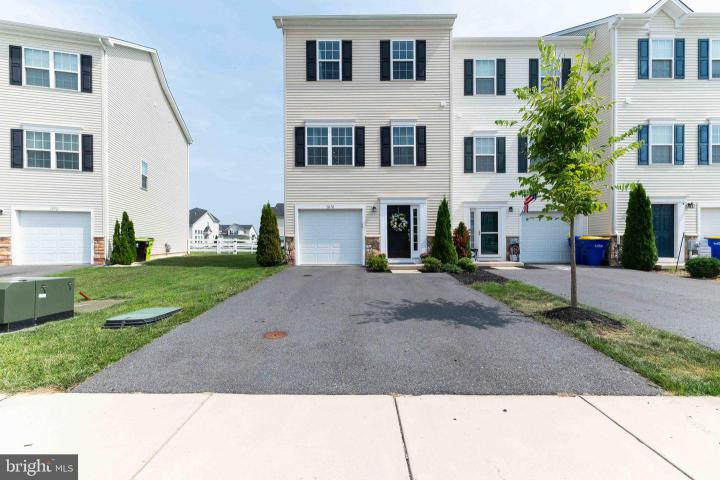 Photo of 1070 Wickersham Way, Middletown DE