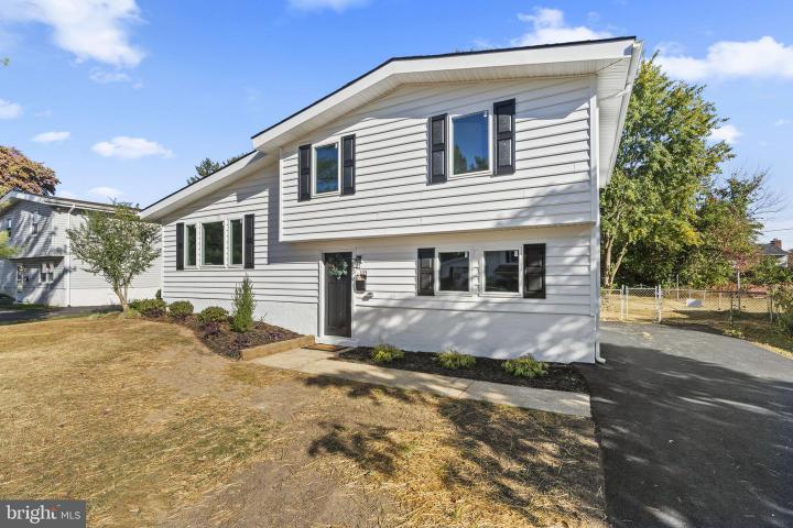 Photo of 105 Coral Reef Drive, Newark DE