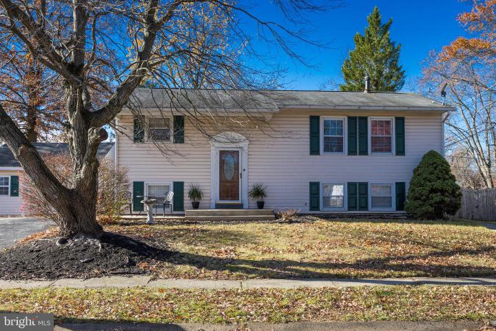 Photo of 100 Patricia Road, Newark DE