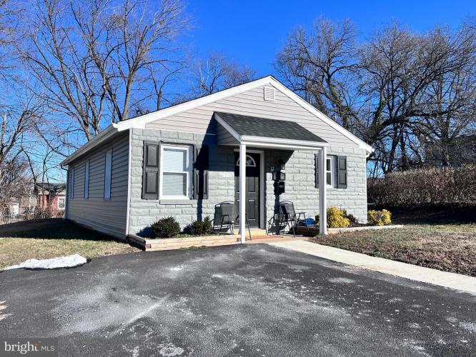 Photo of 102 Oval Circle, Wilmington DE