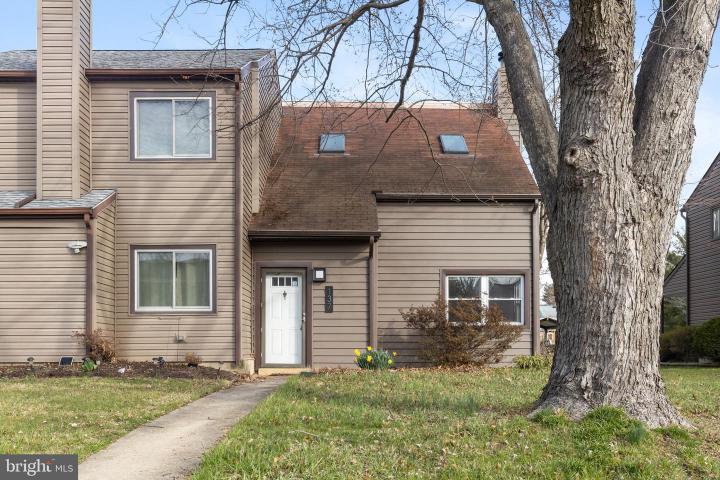 Photo of 137 E Green Valley Circle, Newark DE