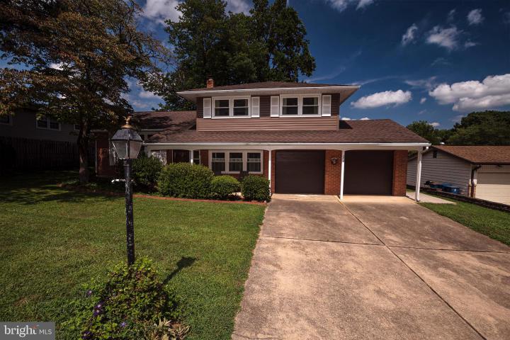 Photo of 230 Aronimink Drive, Newark DE