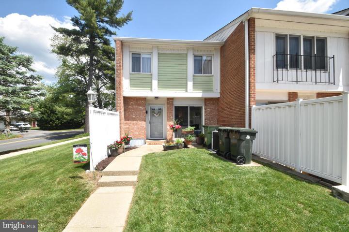 Photo of 1 Dekalb Square D01, Newark DE