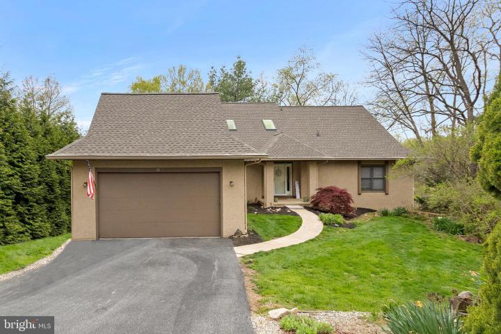 Photo of 11 Edinburgh Court, Newark DE