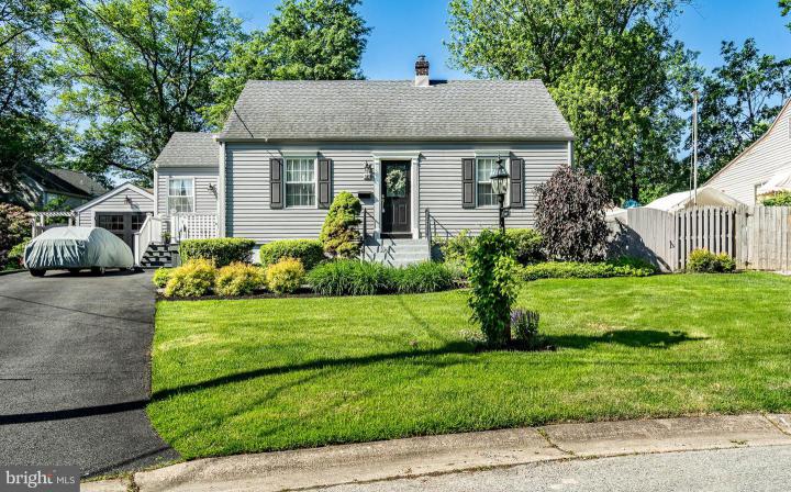 Photo of 10 Garrett Road, Wilmington DE