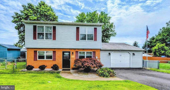 Photo of 12 Rogers Circle, Newark DE