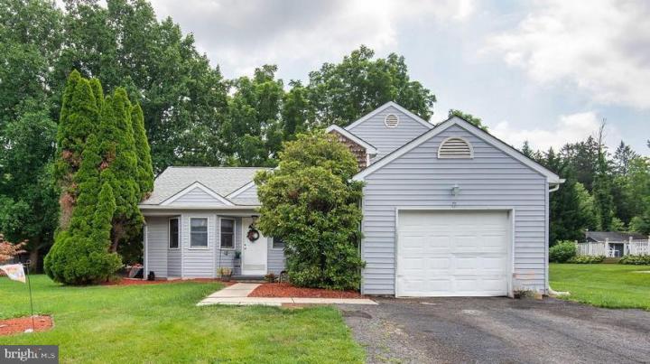Photo of 10 Elizabeth Court, Newark DE