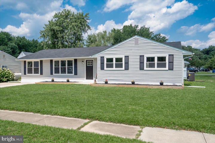 Photo of 104 W Shady Drive, Newark DE